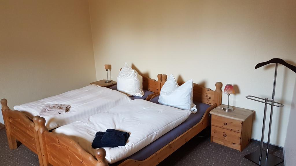 Hotel Deutsches Haus Francop ฮัมบูร์ก ภายนอก รูปภาพ